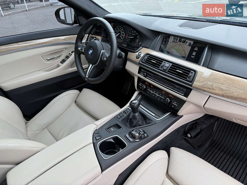 Седан BMW 5 Series 2011 в Харкові