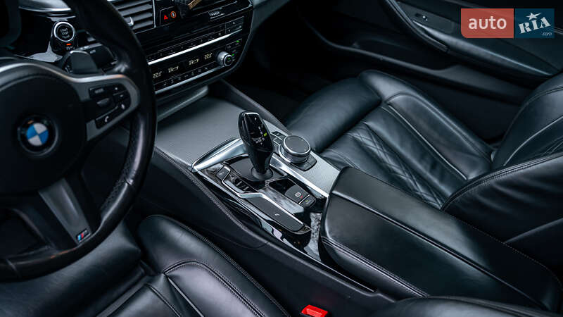 Седан BMW 5 Series 2019 в Хмельницком