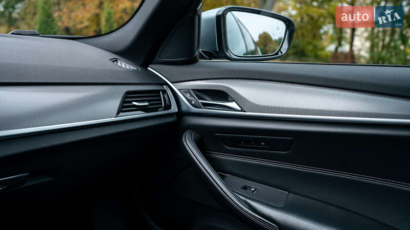 Седан BMW 5 Series 2019 в Хмельницком