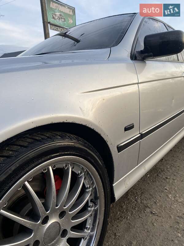 Седан BMW 5 Series 1999 в Черновцах