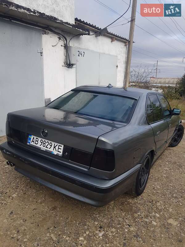 Седан BMW 5 Series 1990 в Сокирянах