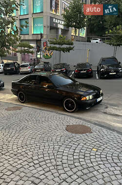 Седан BMW 5 Series 2000 в  фото 6 Седан BMW 5 Series 2000 в