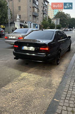 Седан BMW 5 Series 2000 в  фото 11 Седан BMW 5 Series 2000 в