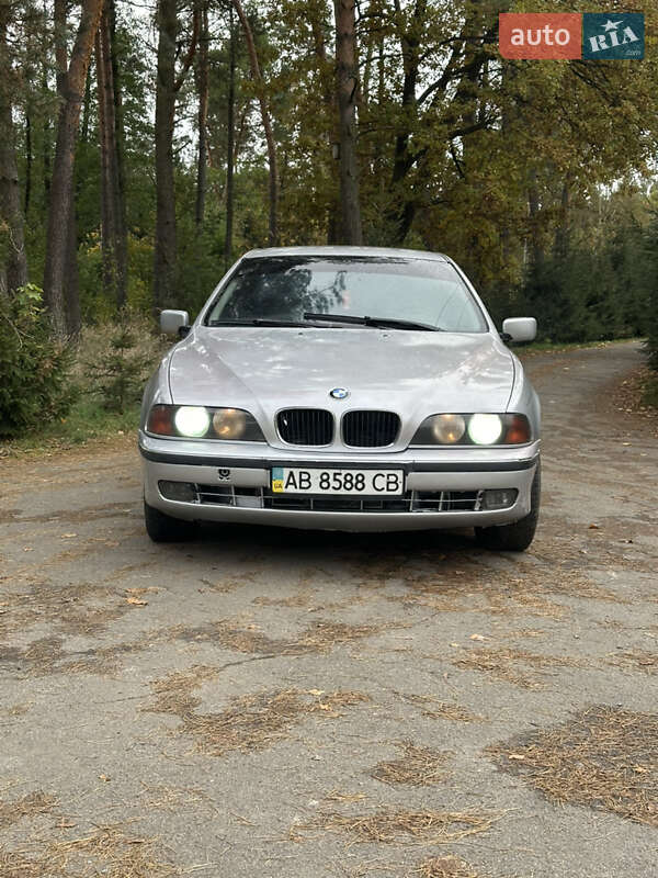 BMW 5 Series 1998
