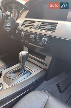 Седан BMW 5 Series 2006 в  фото 18 Седан BMW 5 Series 2006 в