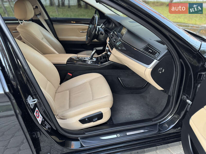 Седан BMW 5 Series 2016 в Новояворівську