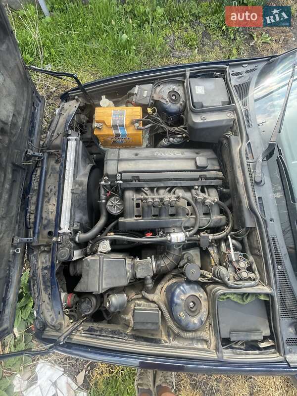 Седан BMW 5 Series 1989 в Днепре