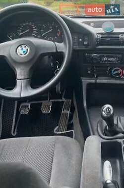 Седан BMW 5 Series 1990 в  фото 10 Седан BMW 5 Series 1990 в