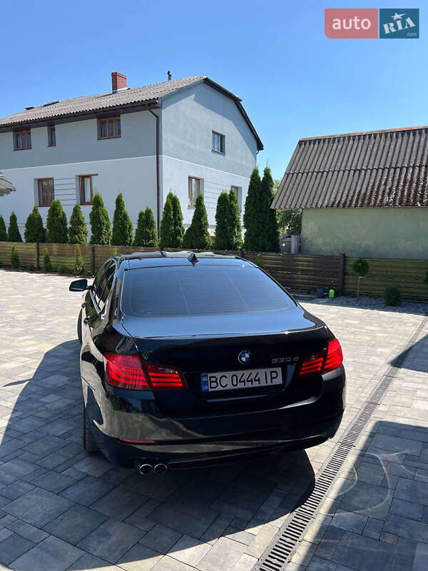 Седан BMW 5 Series 2013 в Яворове