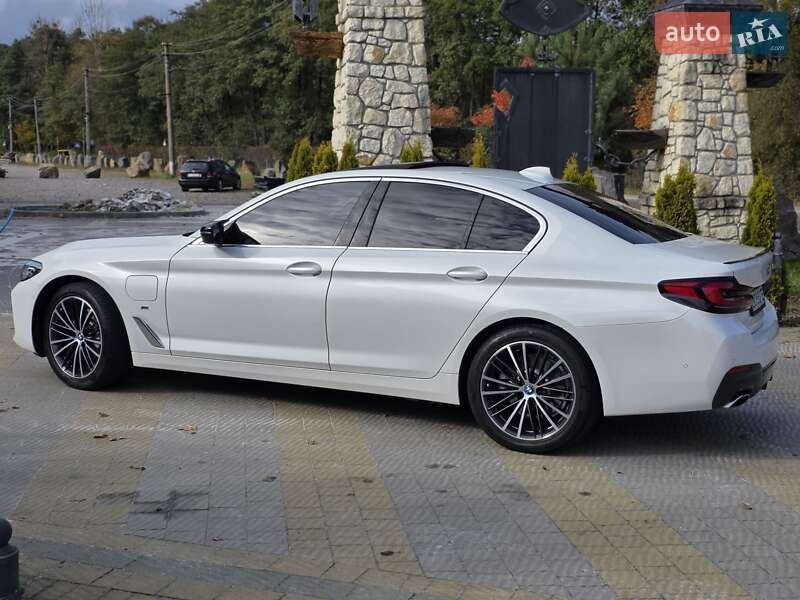 Седан BMW 5 Series 2022 в Львове