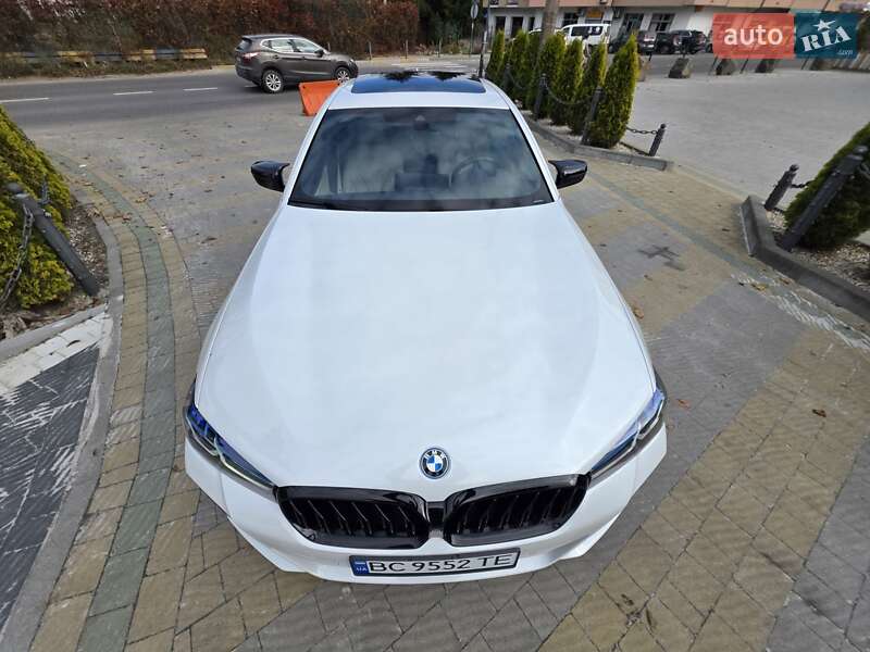 Седан BMW 5 Series 2022 в Львове