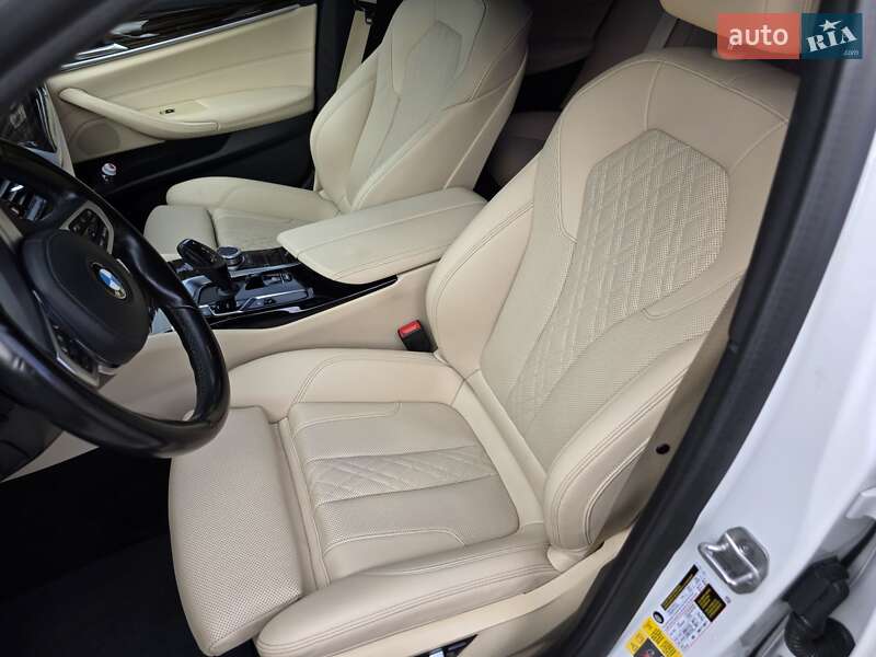Седан BMW 5 Series 2022 в Львове