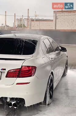 Седан BMW 5 Series 2011 в 