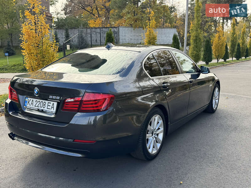 Седан BMW 5 Series 2011 в Киеве