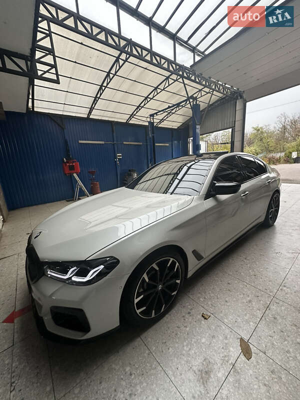 Седан BMW 5 Series 2017 в Киеве
