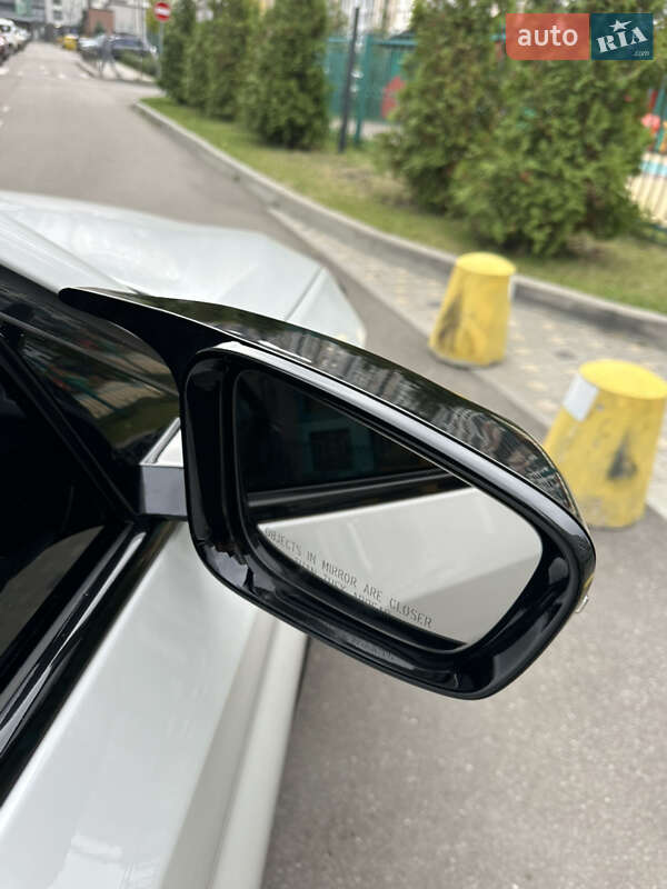 Седан BMW 5 Series 2017 в Киеве