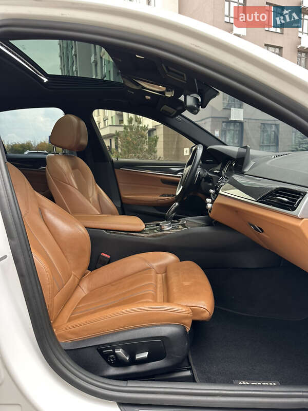 Седан BMW 5 Series 2017 в Киеве