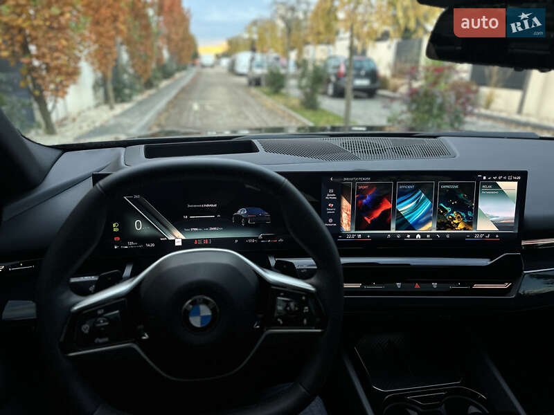 Седан BMW 5 Series 2024 в Львові