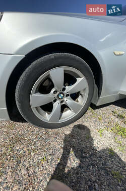 Универсал BMW 5 Series 2005 в  фото 25 Универсал BMW 5 Series 2005 в