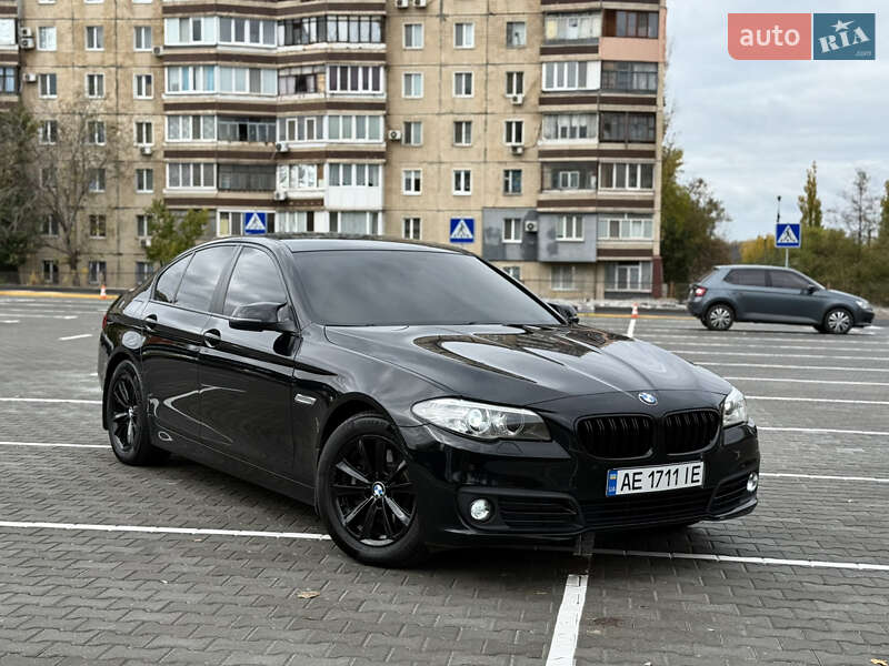 Седан BMW 5 Series 2016 в Киеве