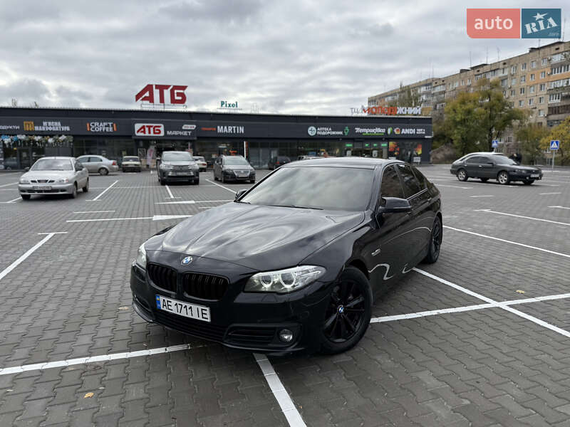 Седан BMW 5 Series 2016 в Киеве