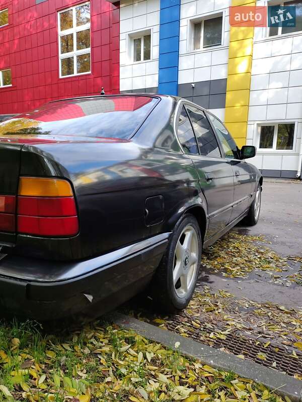 Седан BMW 5 Series 1993 в Кропивницькому