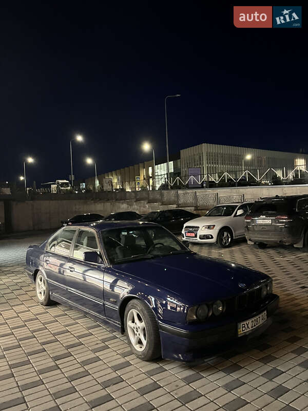 Седан BMW 5 Series 1989 в Хмельницком