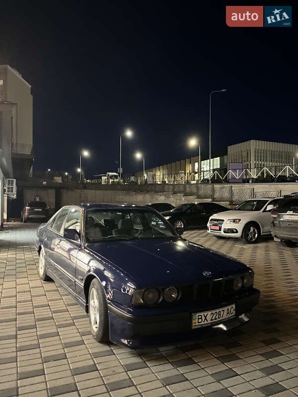 Седан BMW 5 Series 1989 в Хмельницком