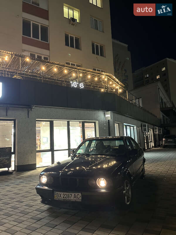 Седан BMW 5 Series 1989 в Хмельницком