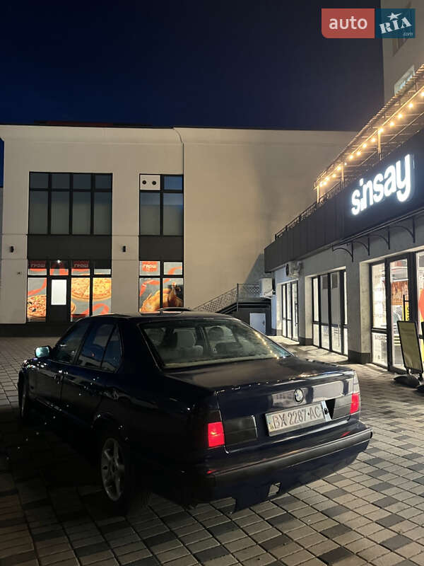 Седан BMW 5 Series 1989 в Хмельницком