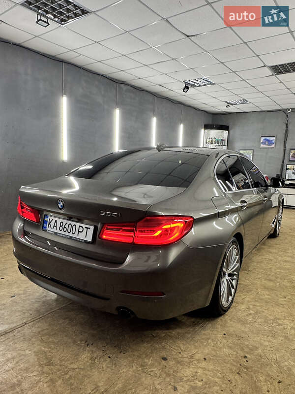 Седан BMW 5 Series 2017 в Киеве