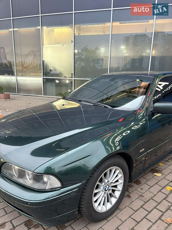 Седан BMW 5 Series 2001 в Киеве