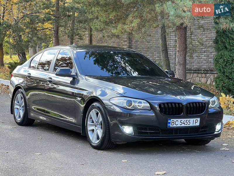 Седан BMW 5 Series 2012 в Ровно