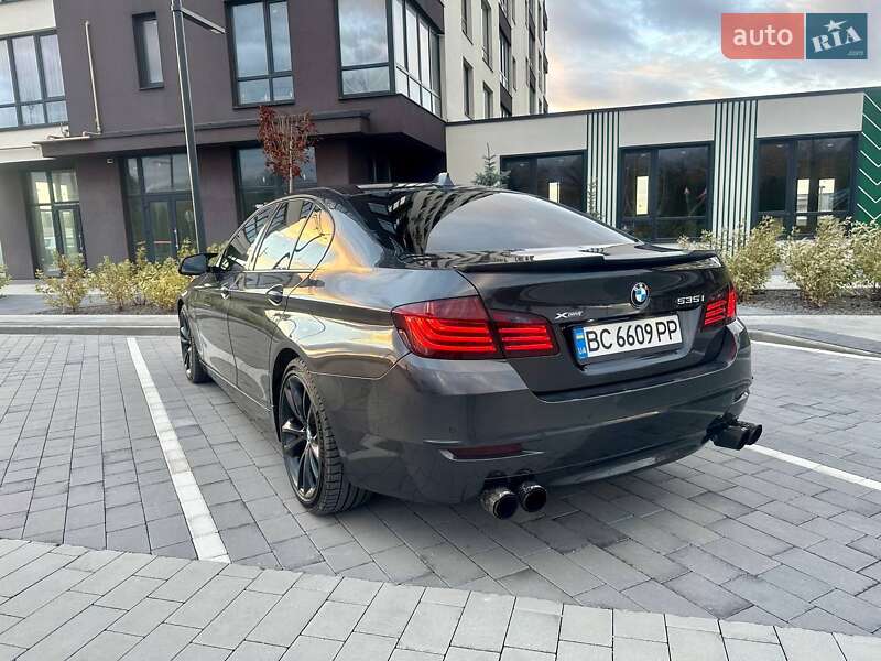 Седан BMW 5 Series 2013 в Городку