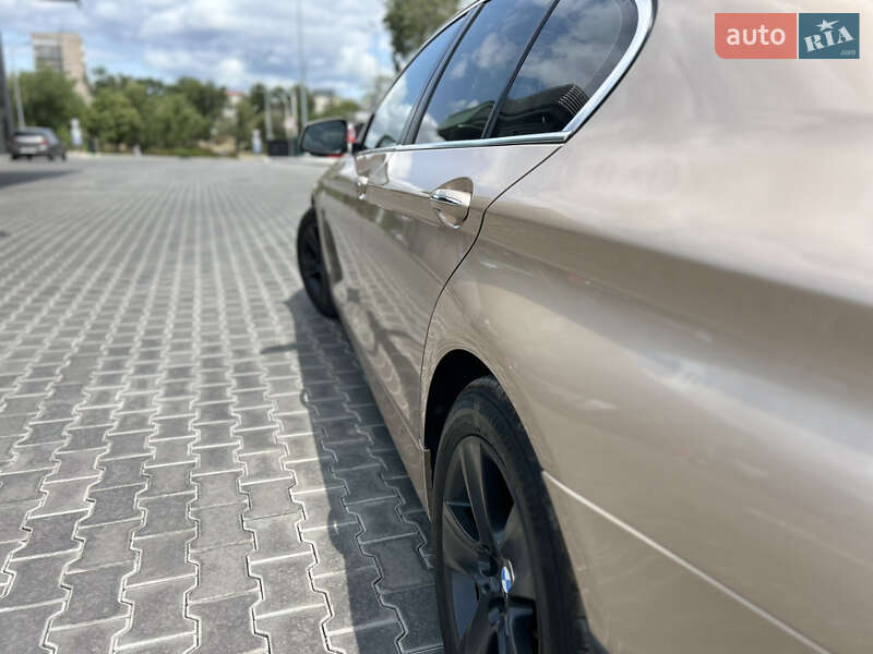 Седан BMW 5 Series 2013 в Дніпрі