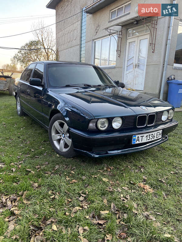 Седан BMW 5 Series 1994 в Снятине фото Седан BMW 5 Series 1994 в Снятине