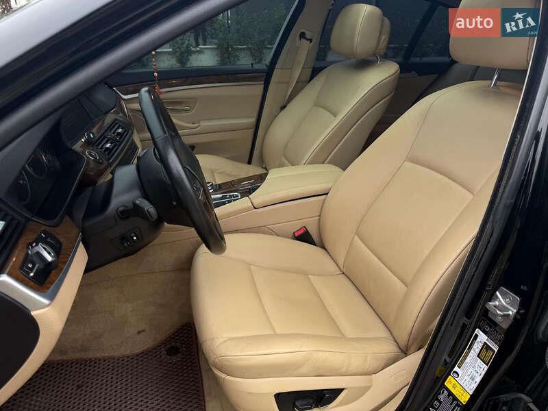 Седан BMW 5 Series 2011 в Ужгороде