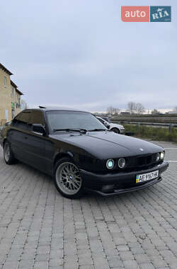 Седан BMW 5 Series 1990 в Харкові
