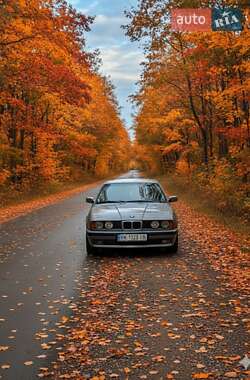 Седан BMW 5 Series 1989 в Ровно