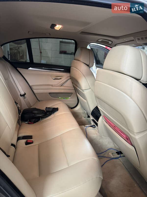 Седан BMW 5 Series 2012 в Жовкве