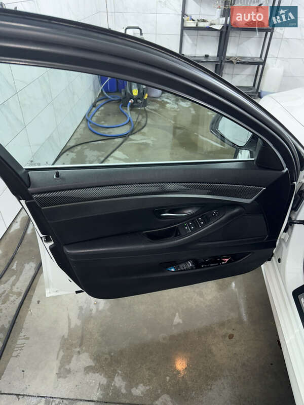 Універсал BMW 5 Series 2014 в Чернівцях фото 12 Універсал BMW 5 Series 2014 в Чернівцях