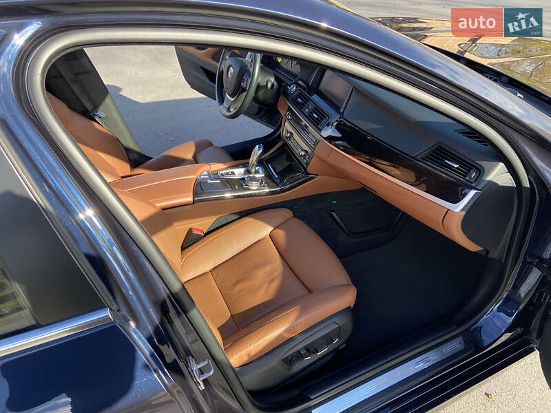 Седан BMW 5 Series 2014 в Чернигове