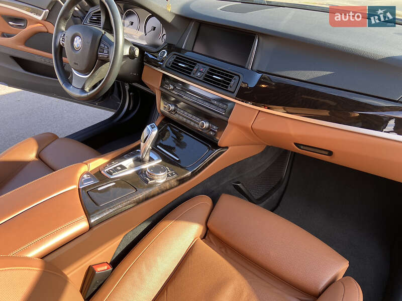 Седан BMW 5 Series 2014 в Чернигове