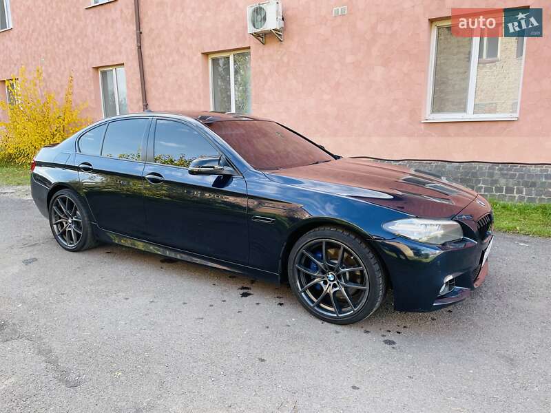 Седан BMW 5 Series 2015 в Ужгороде