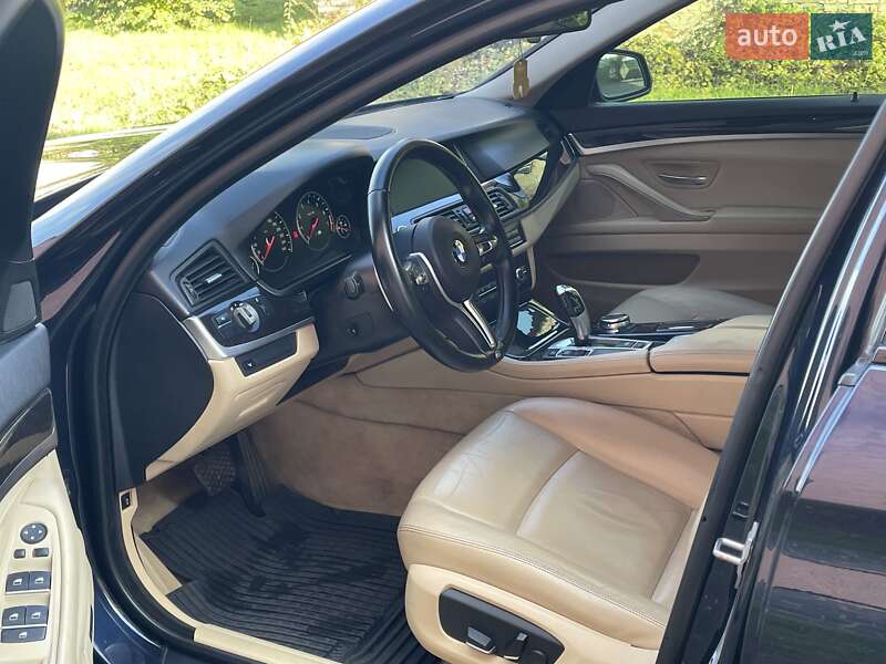 Седан BMW 5 Series 2015 в Ужгороде
