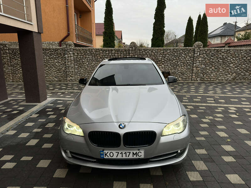 Седан BMW 5 Series 2012 в Сваляве
