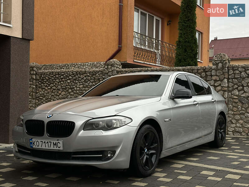 Седан BMW 5 Series 2012 в Сваляве