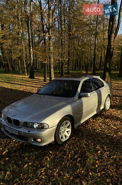 Седан BMW 5 Series 2001 в Чернівцях