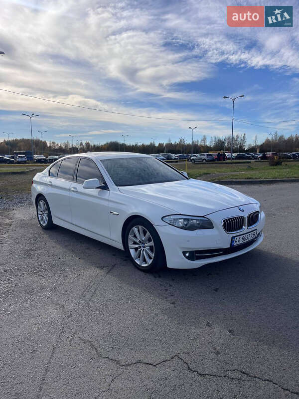 Седан BMW 5 Series 2013 в Львове