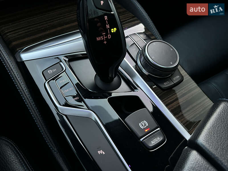 Седан BMW 5 Series 2017 в Николаеве